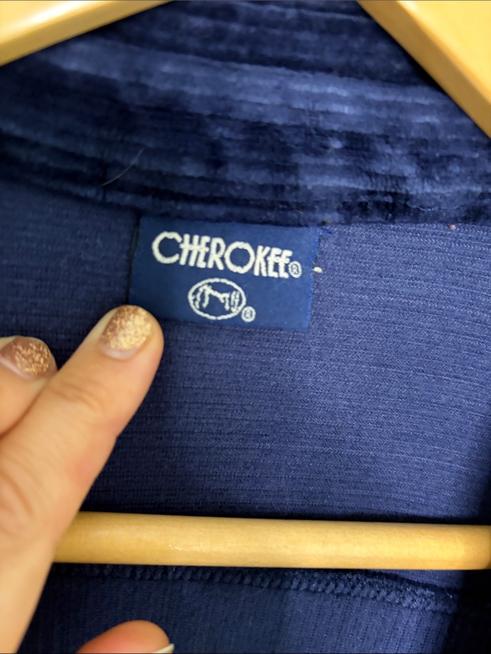 Cherokee soft button up medium - Picture 2 of 6